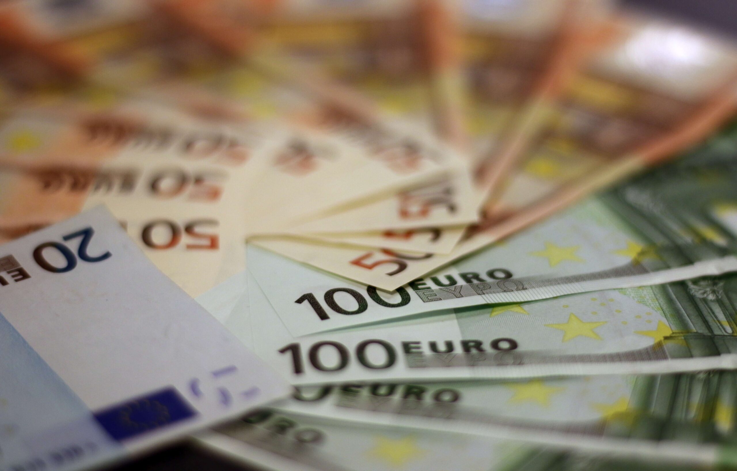 Investmentbetrug. Achten Sie auf Ihr Geld.